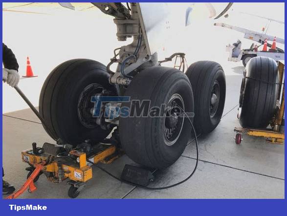 surprising-facts-about-aircraft-tires-not-everyone-knows-picture-2-RXoPJ9IoD.jpg