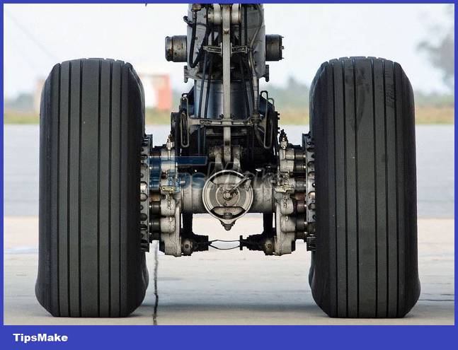 surprising-facts-about-aircraft-tires-not-everyone-knows-picture-3-ku8DUaQA7.jpg